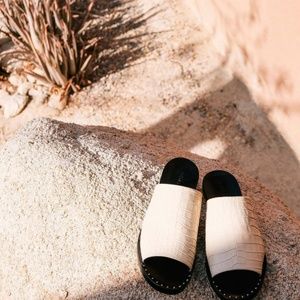 Freda Salvador White Crocodile Sandals